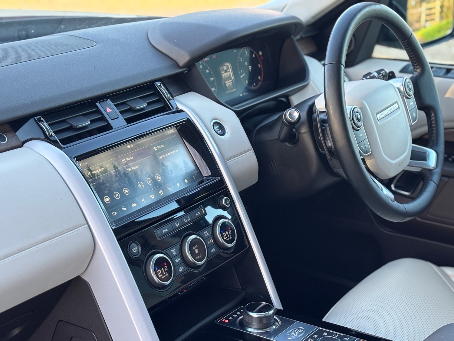 Used Land Rover Discovery 2018 for sale - 76707408: Photo 17