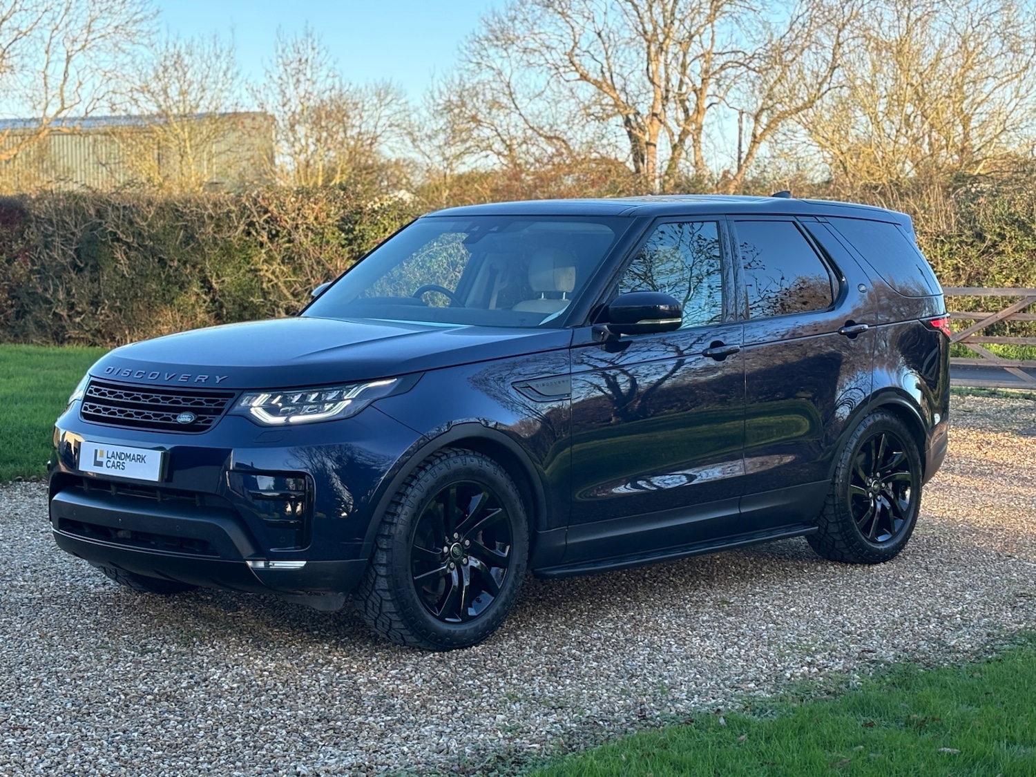 Used Land Rover Discovery 2018 for sale - 76707408: Photo 2