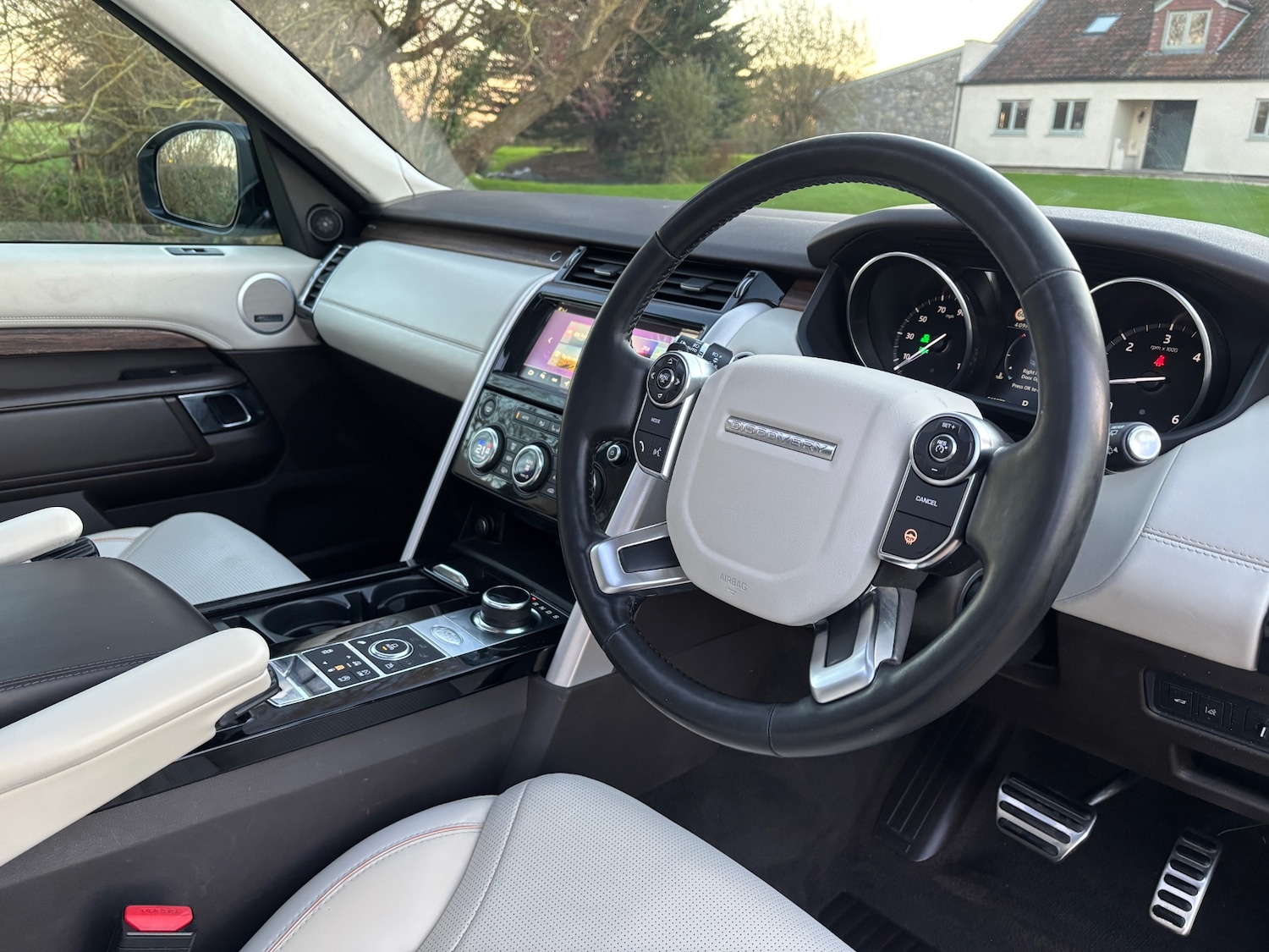 Used Land Rover Discovery 2017 for sale - 76643784: Photo 11