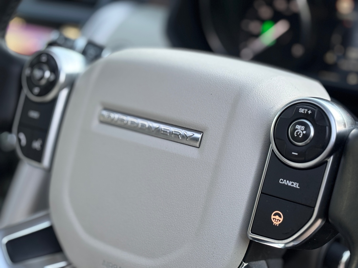 Used Land Rover Discovery 2017 for sale - 76643784: Photo 14