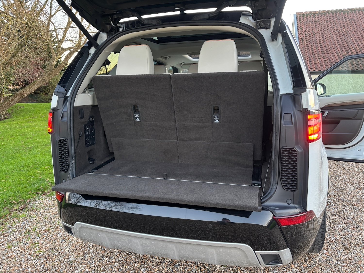 Used Land Rover Discovery 2017 for sale - 76643784: Photo 17