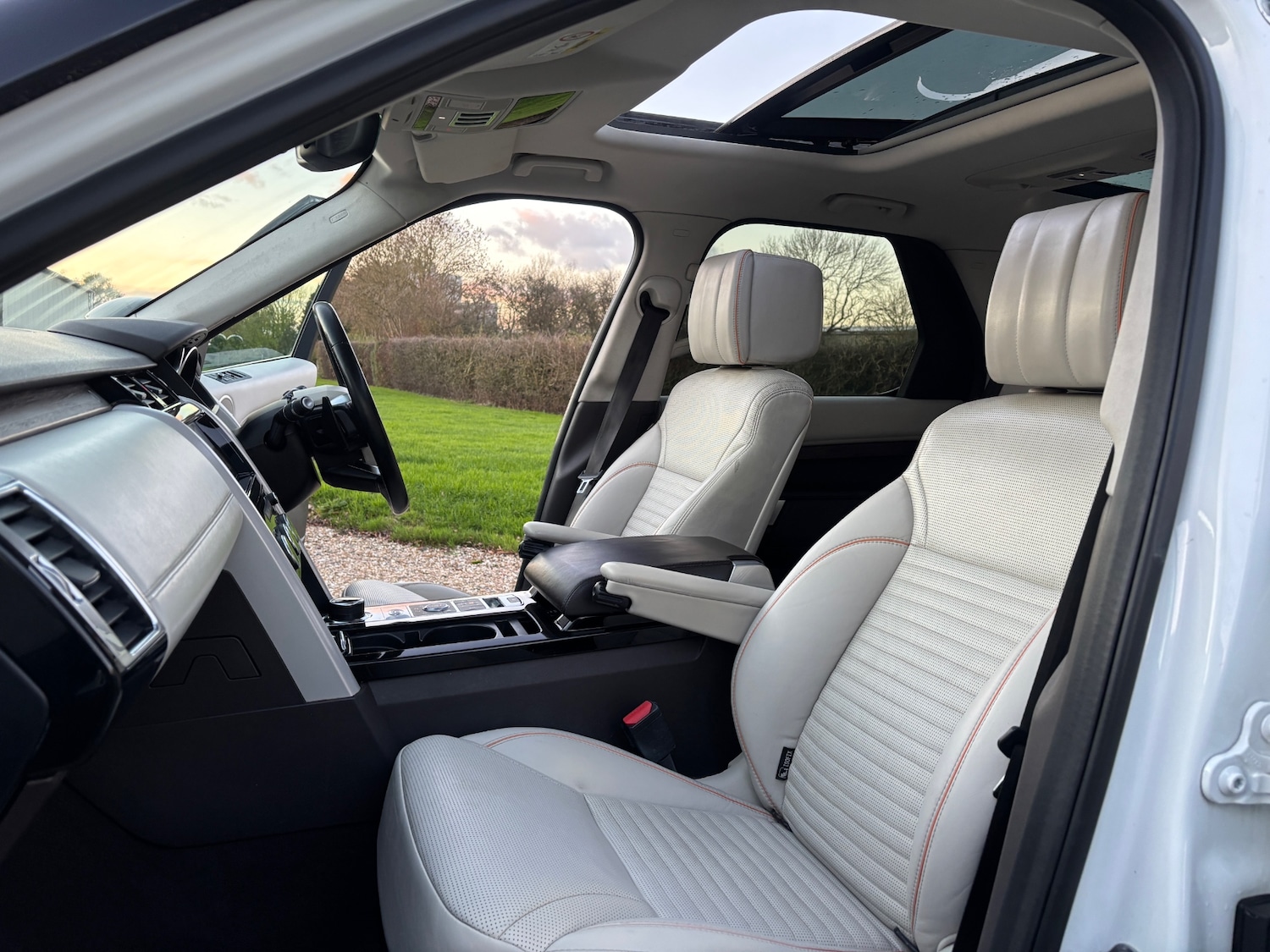 Used Land Rover Discovery 2017 for sale - 76643784: Photo 19