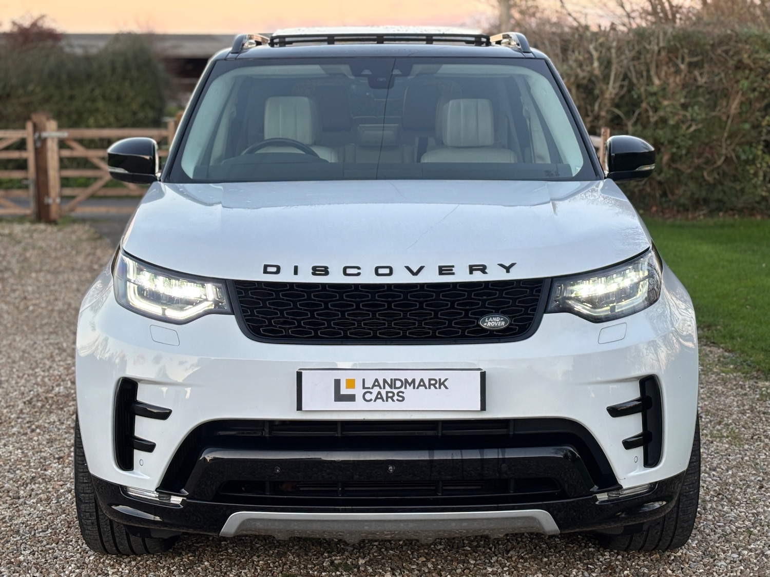 Used Land Rover Discovery 2017 for sale - 76643784: Photo 2