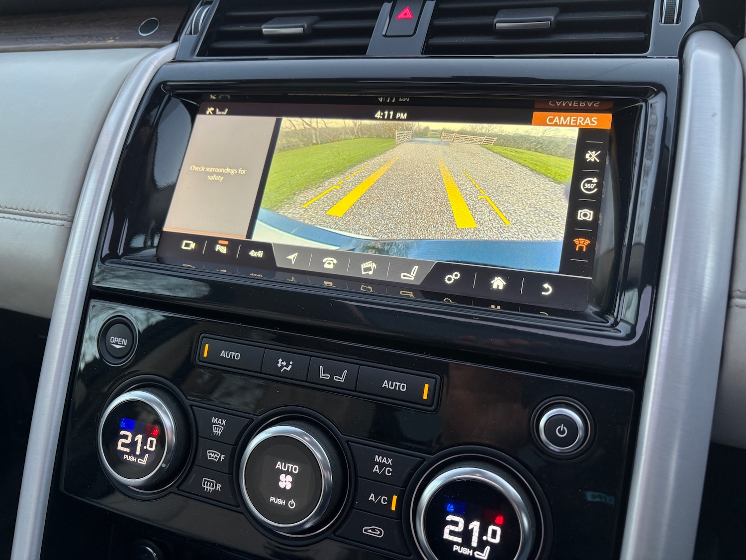 Used Land Rover Discovery 2017 for sale - 76643784: Photo 22