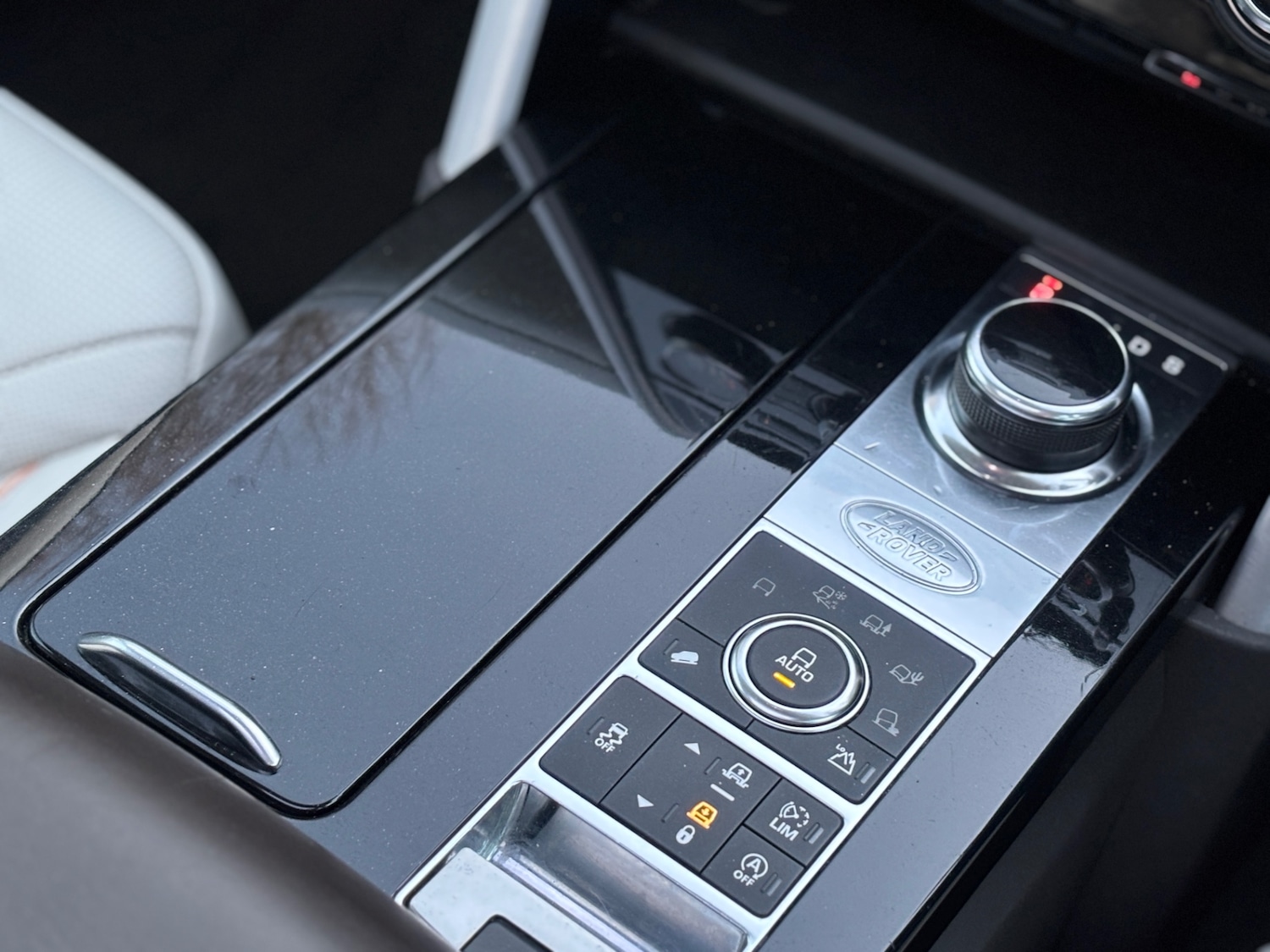 Used Land Rover Discovery 2017 for sale - 76643784: Photo 24