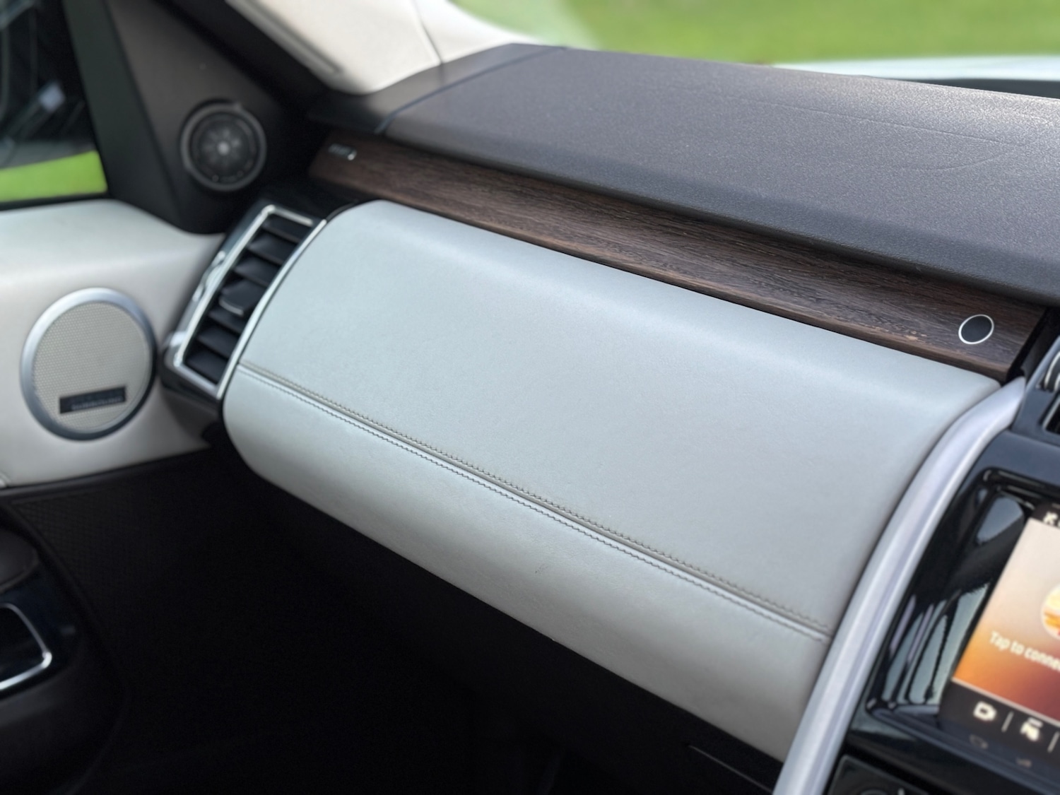 Used Land Rover Discovery 2017 for sale - 76643784: Photo 25