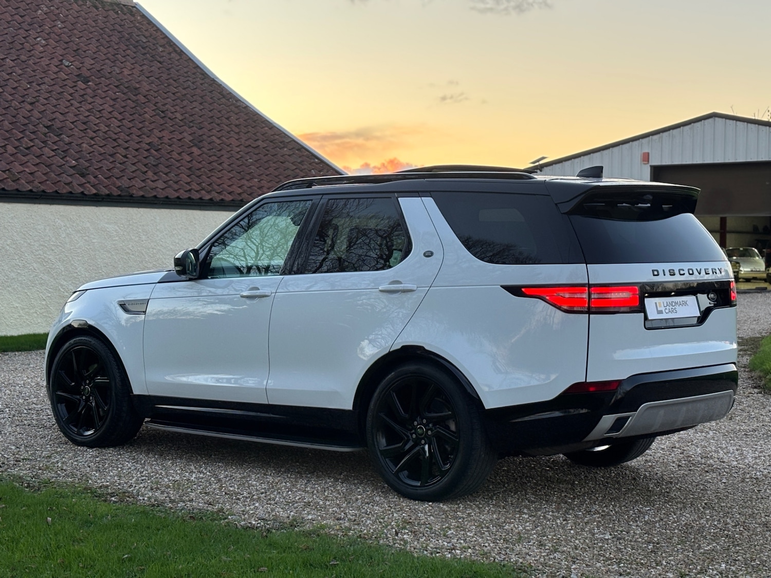 Used Land Rover Discovery 2017 for sale - 76643784: Photo 4