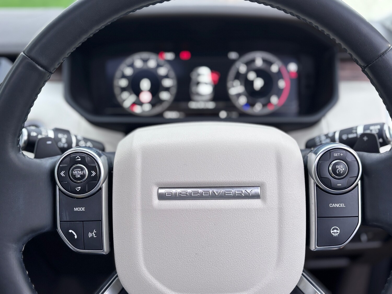 Used Land Rover Discovery 2018 for sale - 77983383: Photo 17