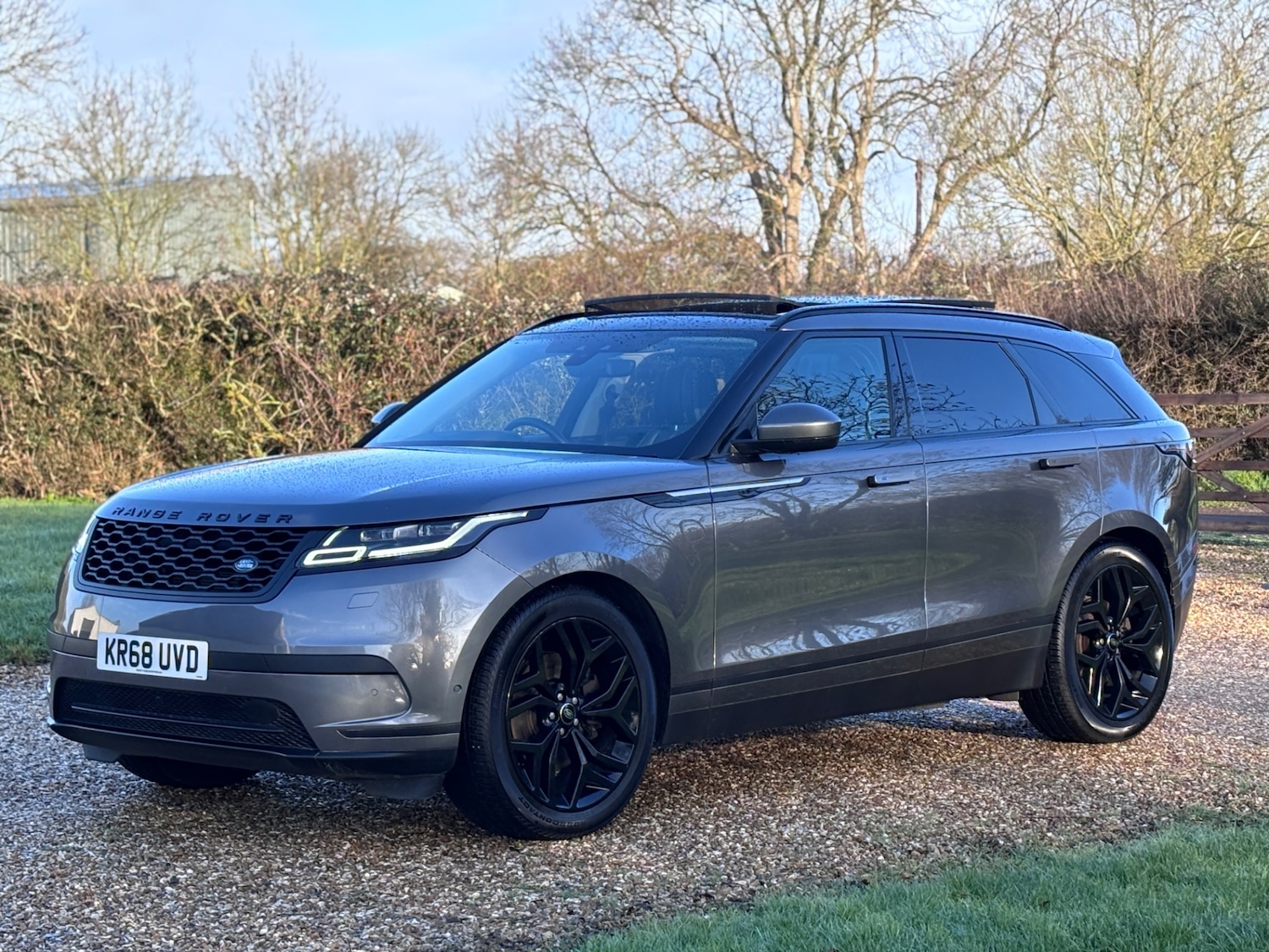 Used Land Rover Range Rover Velar 2018 for sale - 77393922: Photo 2