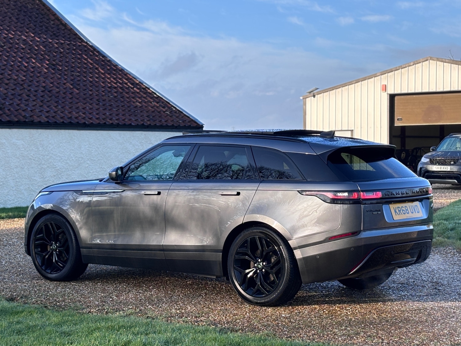 Used Land Rover Range Rover Velar 2018 for sale - 77393922: Photo 3
