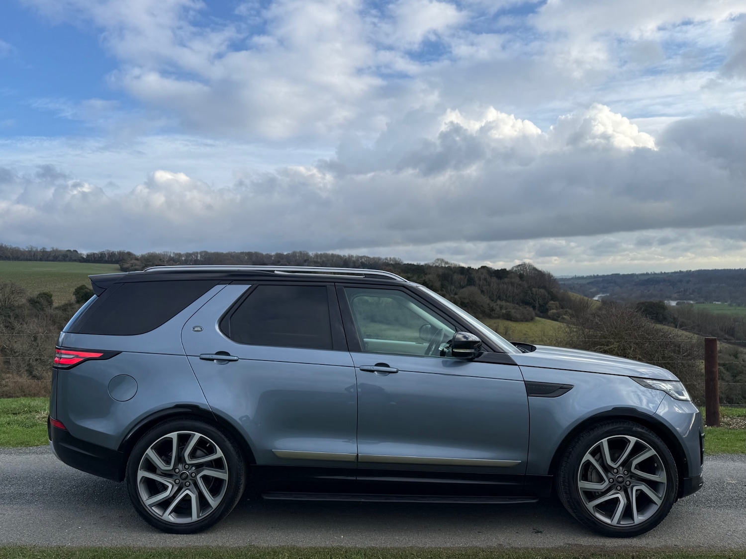 Used Land Rover Discovery 2019 for sale - 77545576: Photo 2