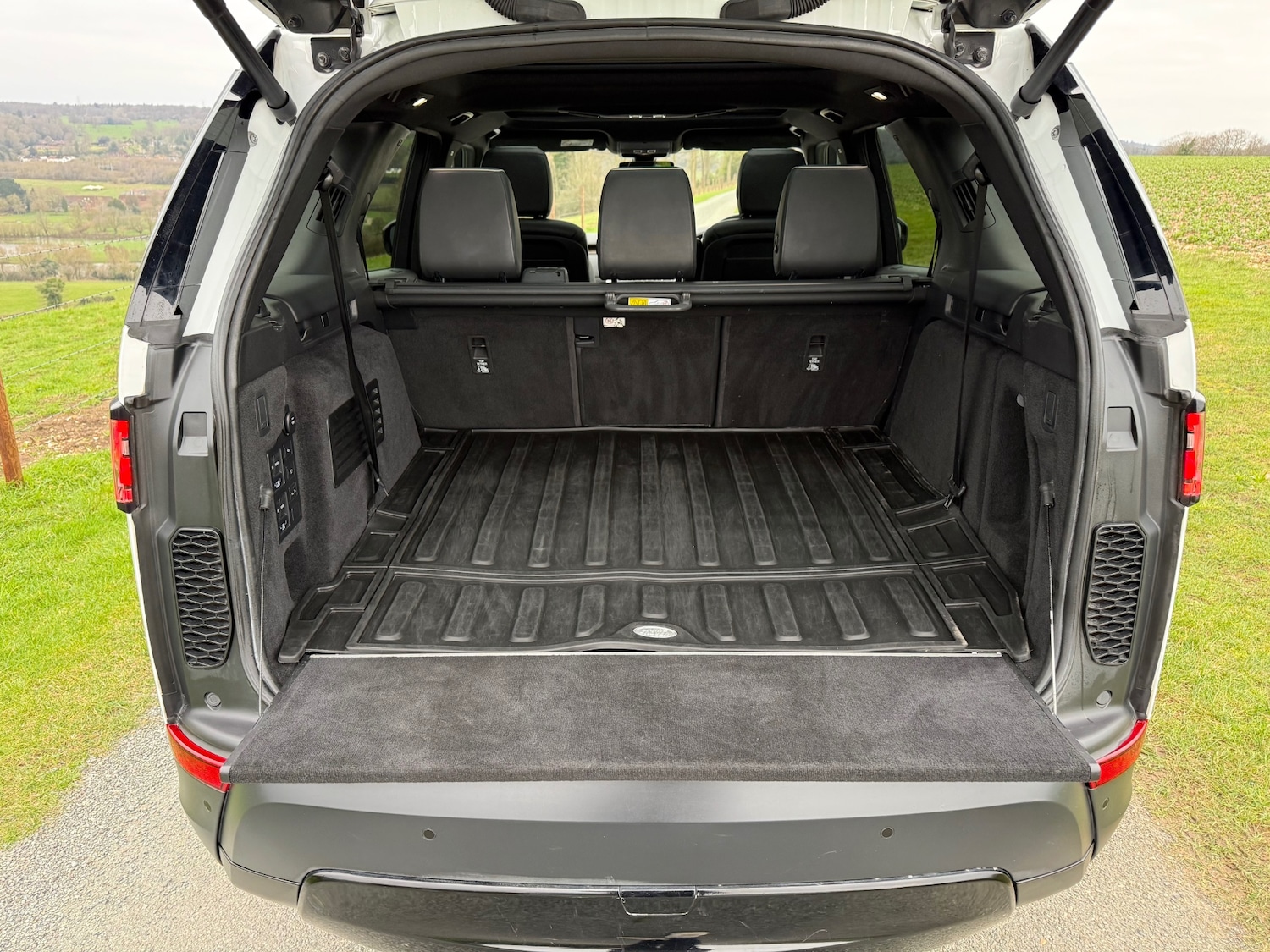 Used Land Rover Discovery 2017 for sale - 77604488: Photo 20