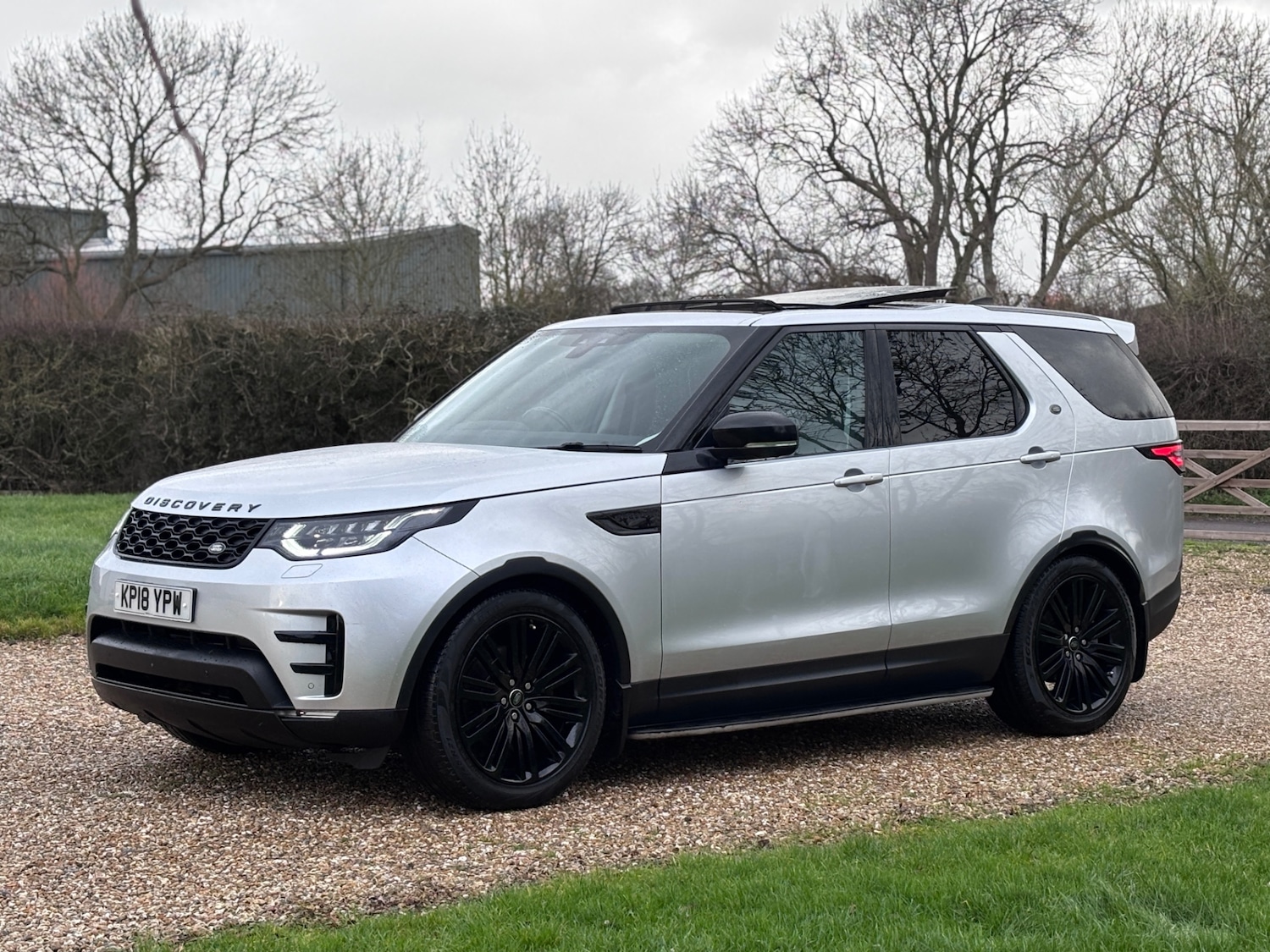 Used Land Rover Discovery 2018 for sale - 77303441: Photo 2