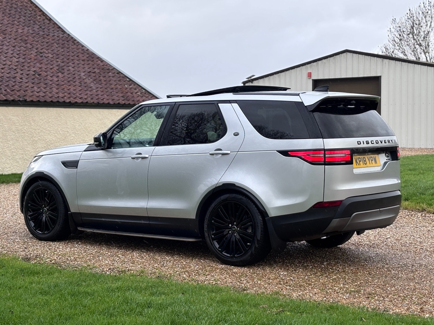 Used Land Rover Discovery 2018 for sale - 77303441: Photo 3