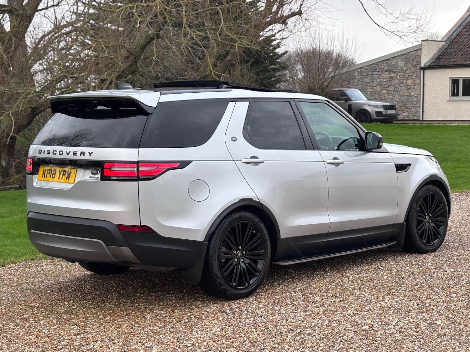 Used Land Rover Discovery 2018 for sale - 77303441: Photo 4