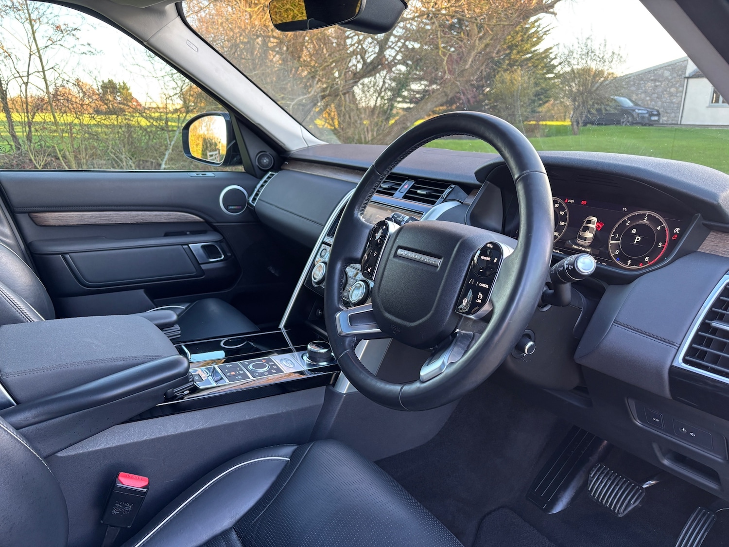 Used Land Rover Discovery 2018 for sale - 76643777: Photo 10