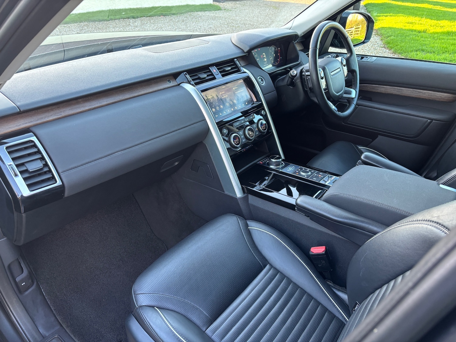 Used Land Rover Discovery 2018 for sale - 76643777: Photo 15