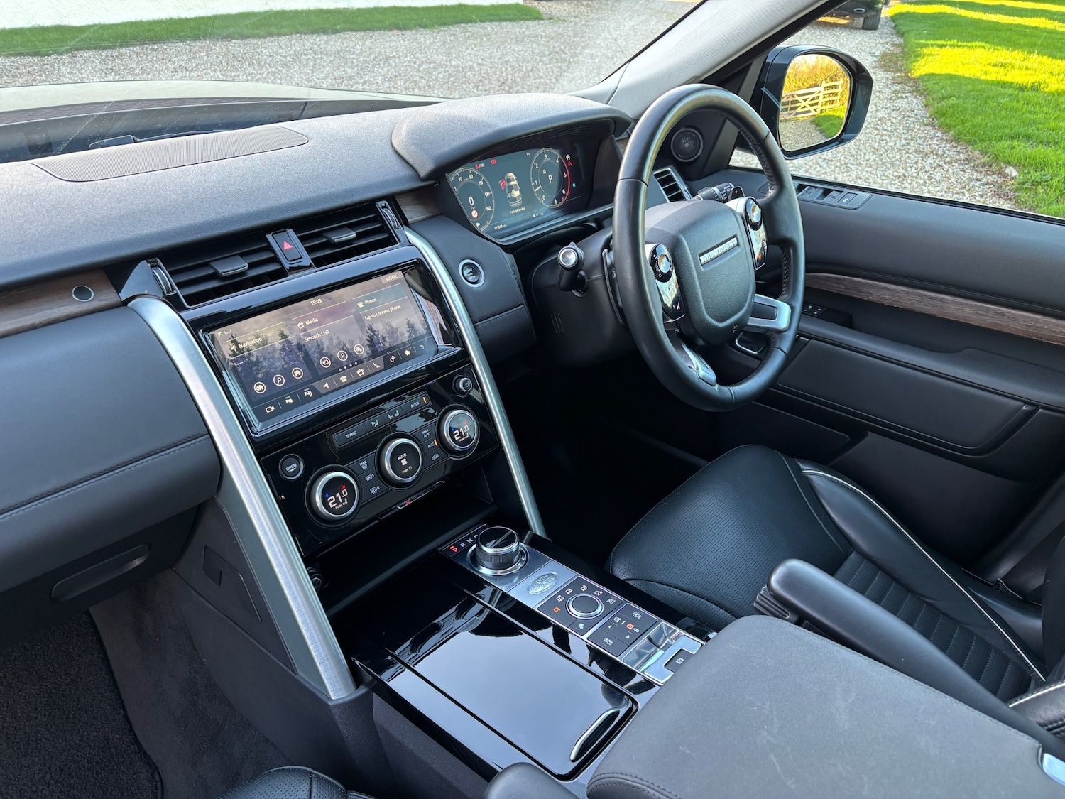 Used Land Rover Discovery 2018 for sale - 76643777: Photo 17