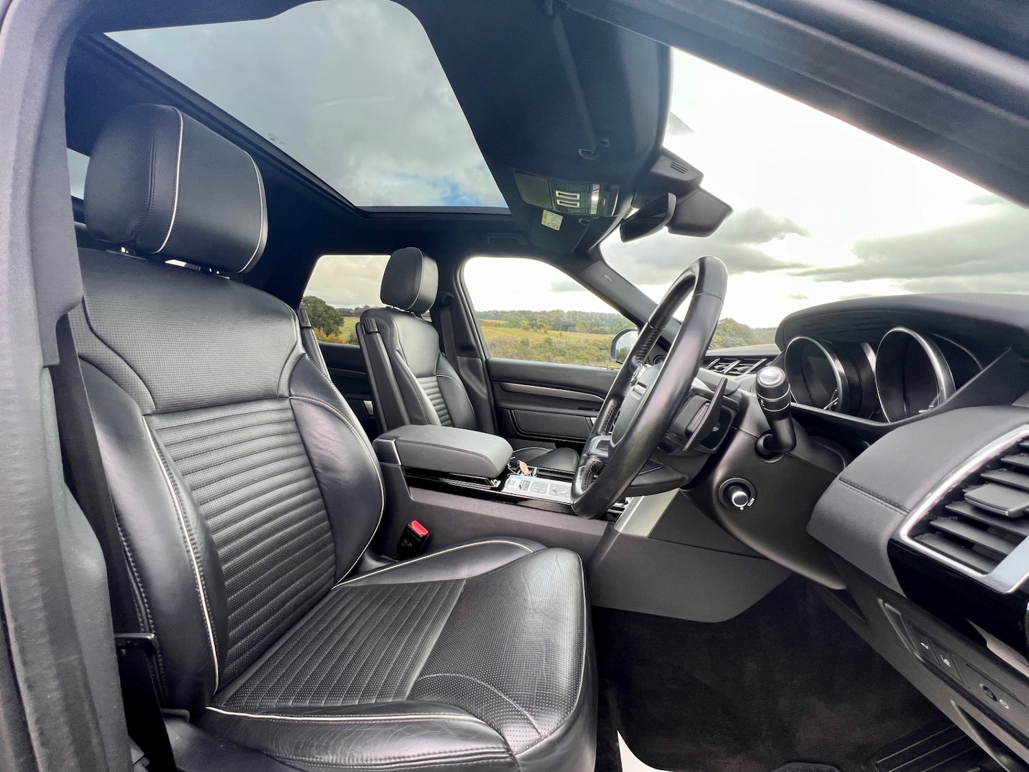 Used Land Rover Discovery 2017 for sale - 72688044: Photo 10