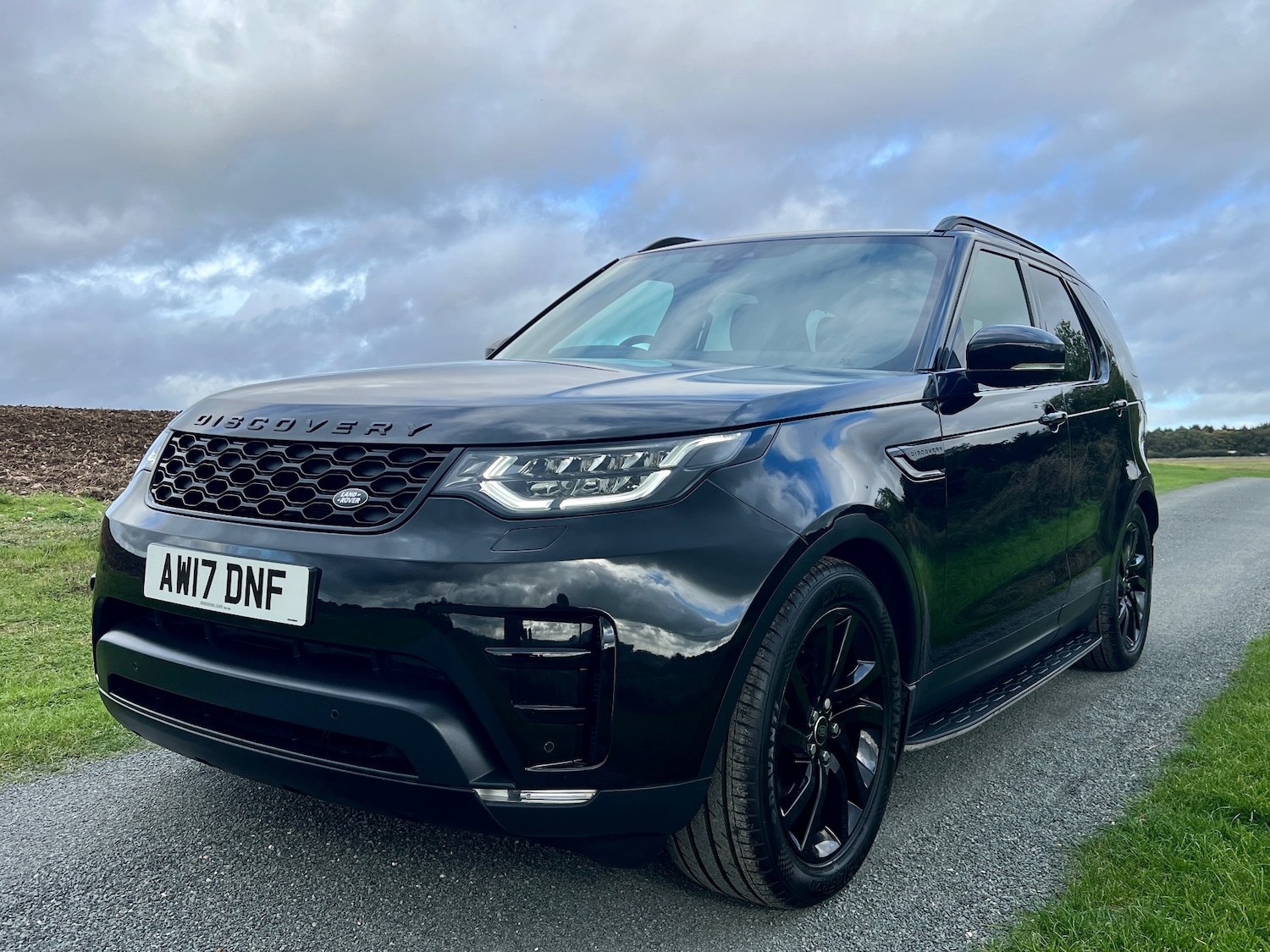 Used Land Rover Discovery 2017 for sale - 72688044: Photo 2