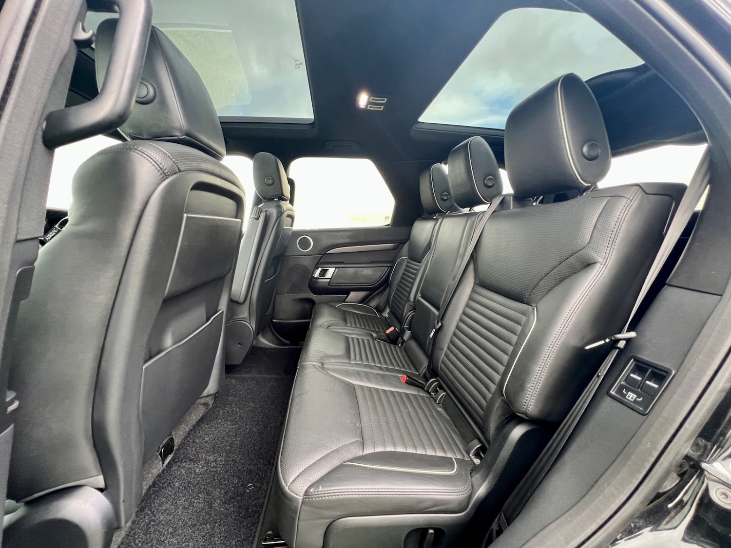 Used Land Rover Discovery 2017 for sale - 72688044: Photo 25