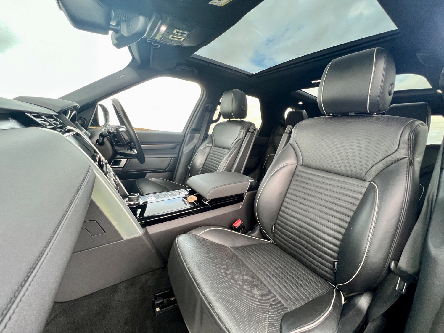 Used Land Rover Discovery 2017 for sale - 72688044: Photo 28