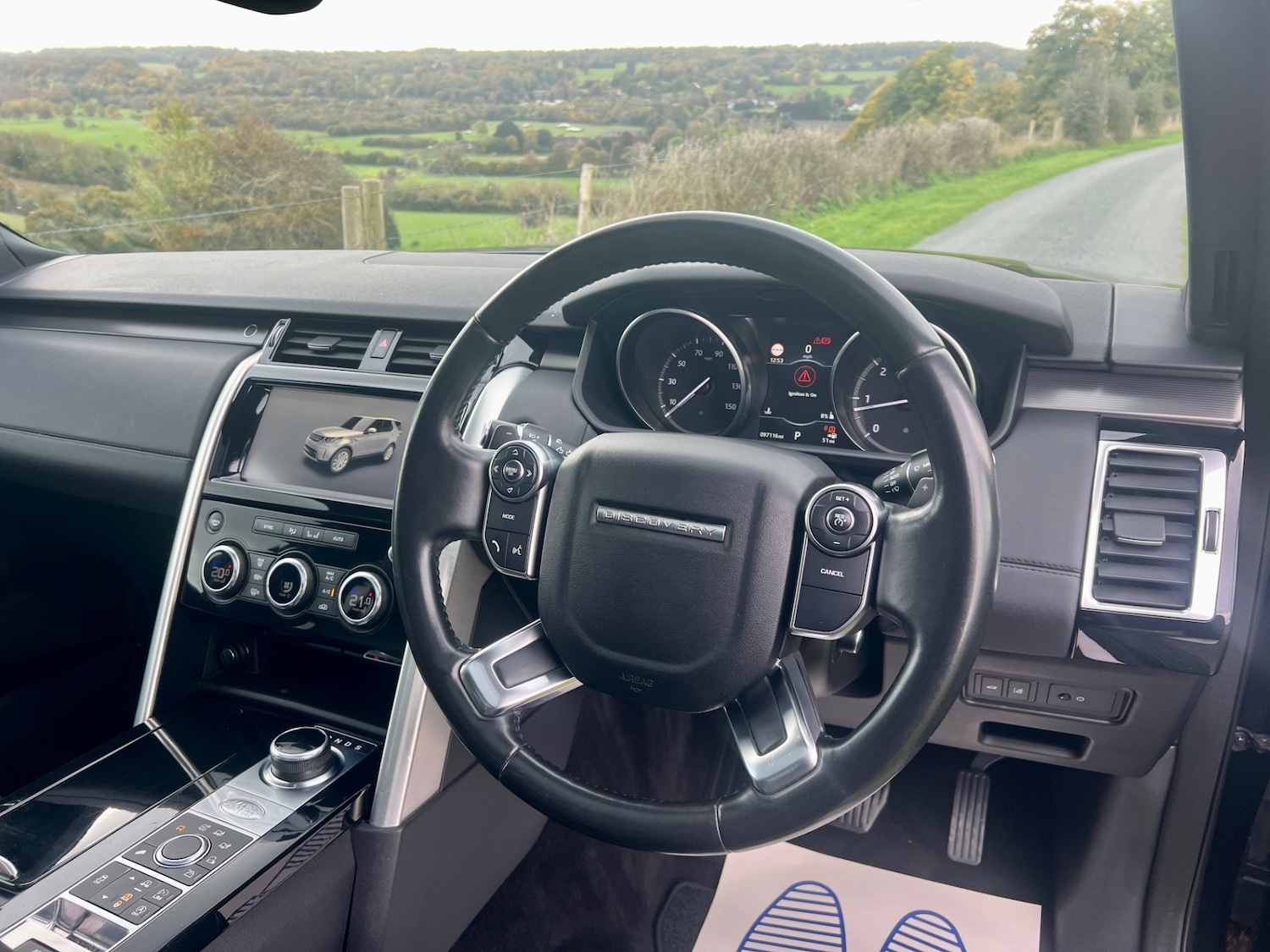 Used Land Rover Discovery 2017 for sale - 72688044: Photo 9