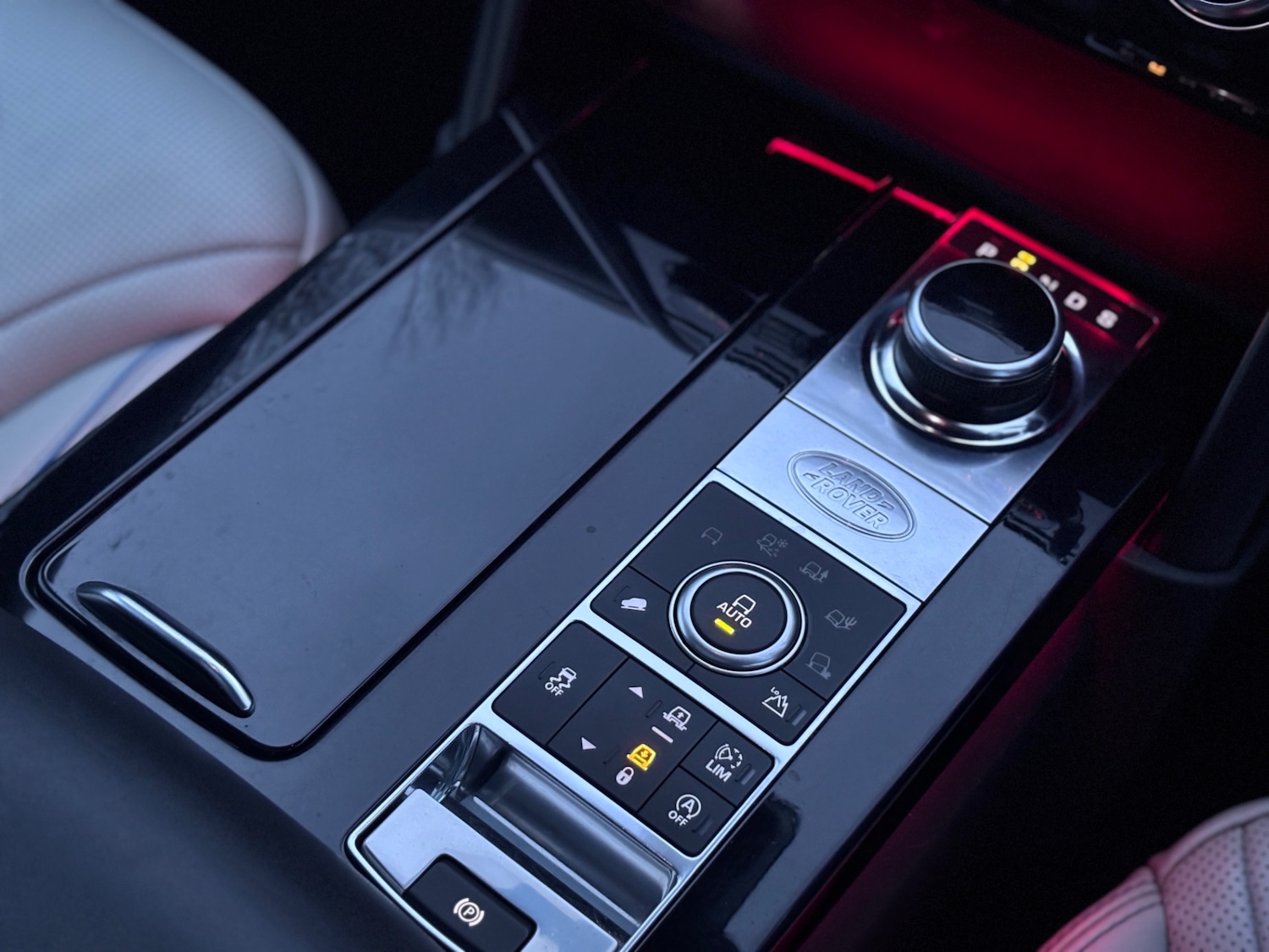 Used Land Rover Discovery 2018 for sale - 77289298: Photo 22