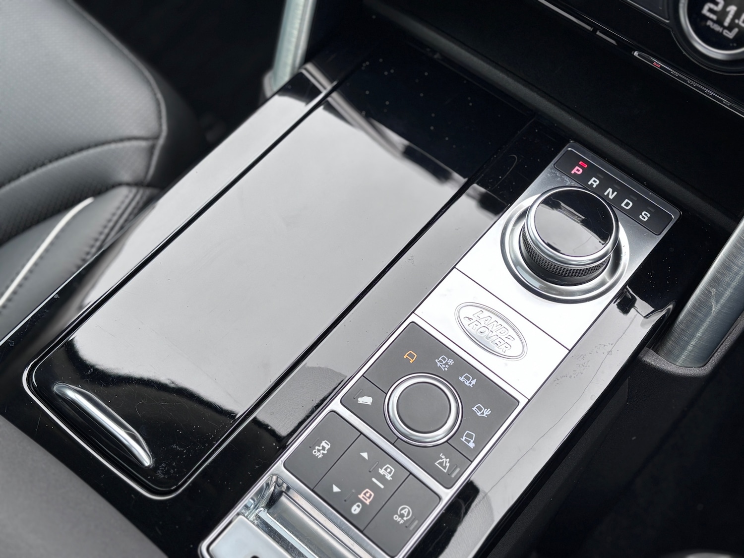 Used Land Rover Discovery 2019 for sale - 77796810: Photo 21