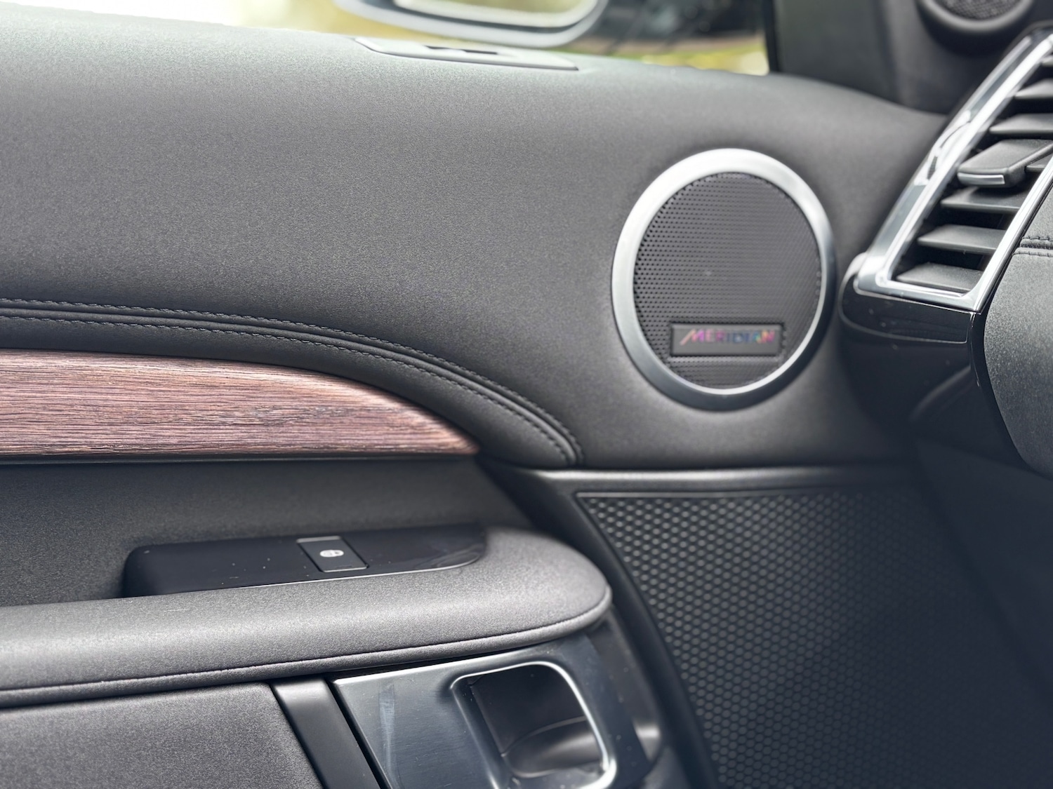 Used Land Rover Discovery 2019 for sale - 77796810: Photo 22