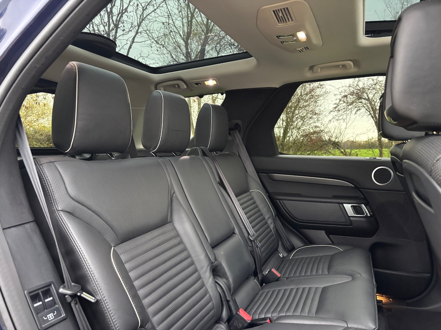 Used Land Rover Discovery 2018 for sale - 76471372: Photo 15