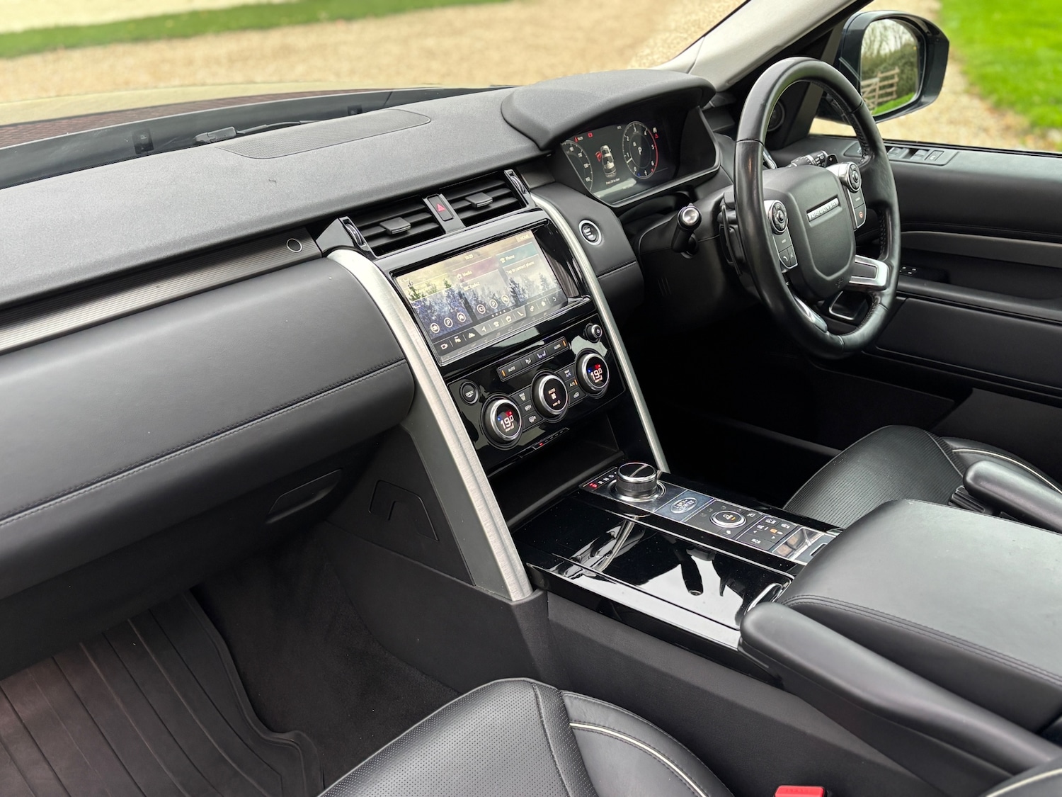 Used Land Rover Discovery 2018 for sale - 76471372: Photo 17