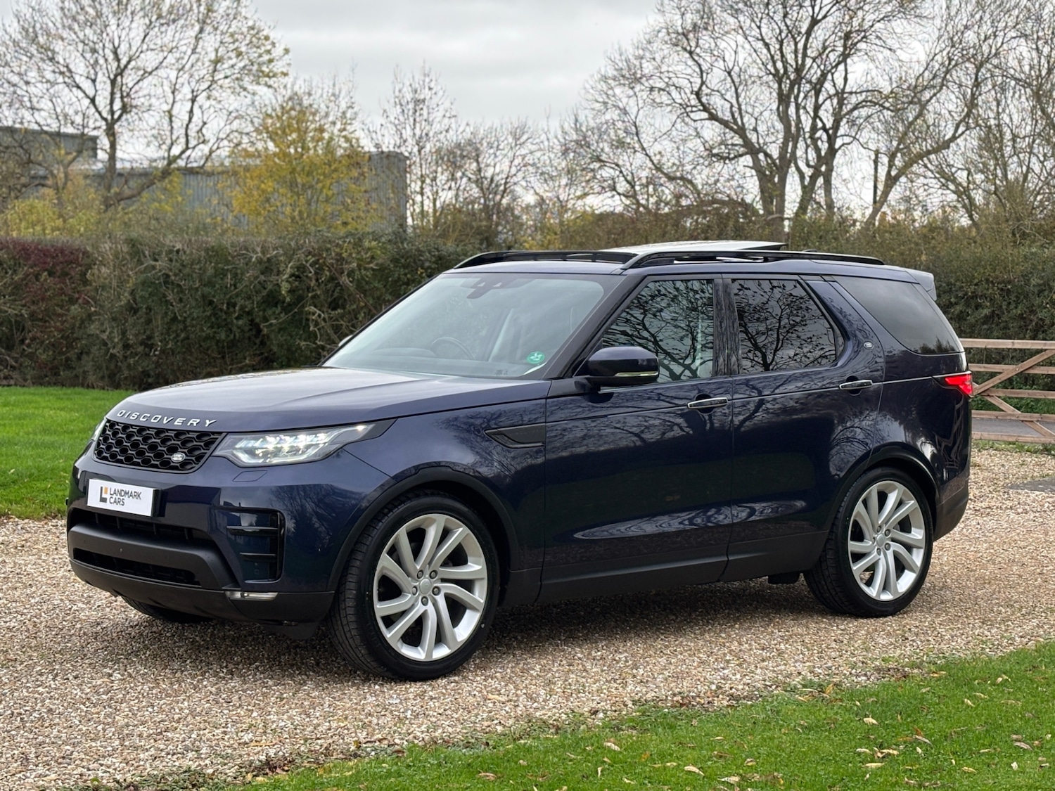 Used Land Rover Discovery 2018 for sale - 76471372: Photo 2