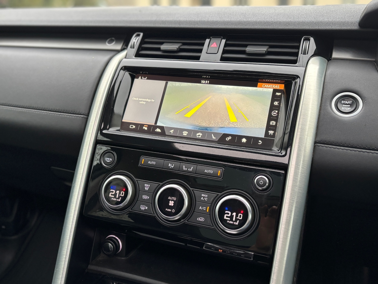 Used Land Rover Discovery 2018 for sale - 76471372: Photo 23