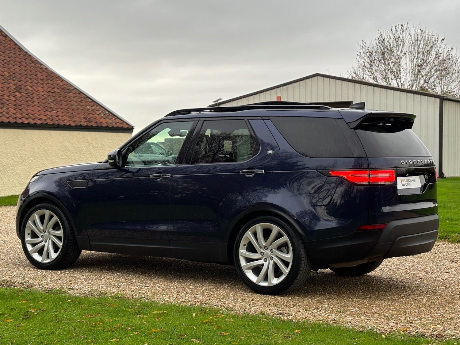 Used Land Rover Discovery 2018 for sale - 76471372: Photo 4