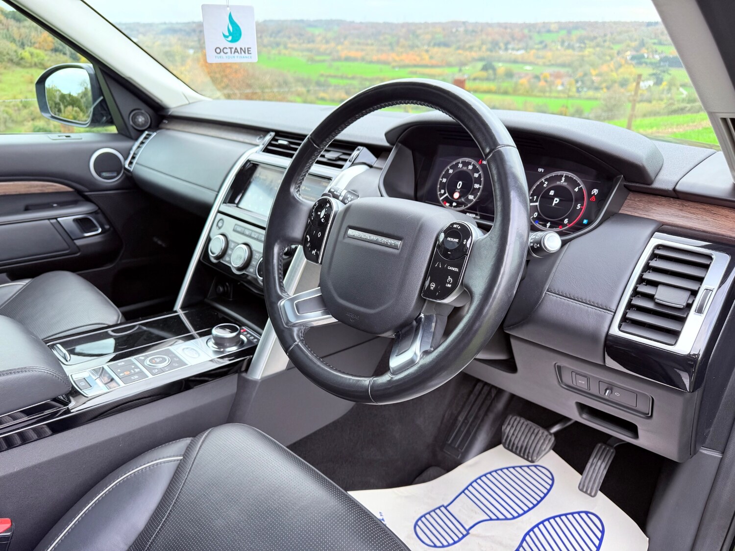 Used Land Rover Discovery 2018 for sale - 76687397: Photo 12