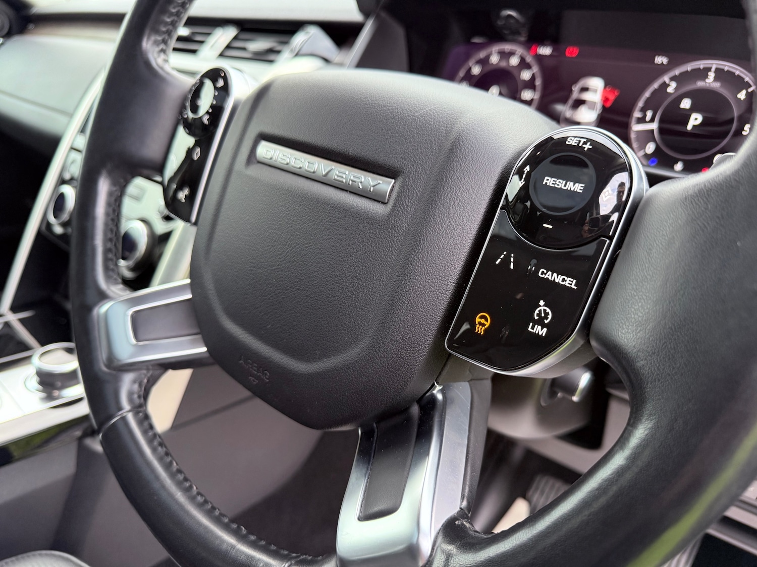 Used Land Rover Discovery 2018 for sale - 76687397: Photo 13