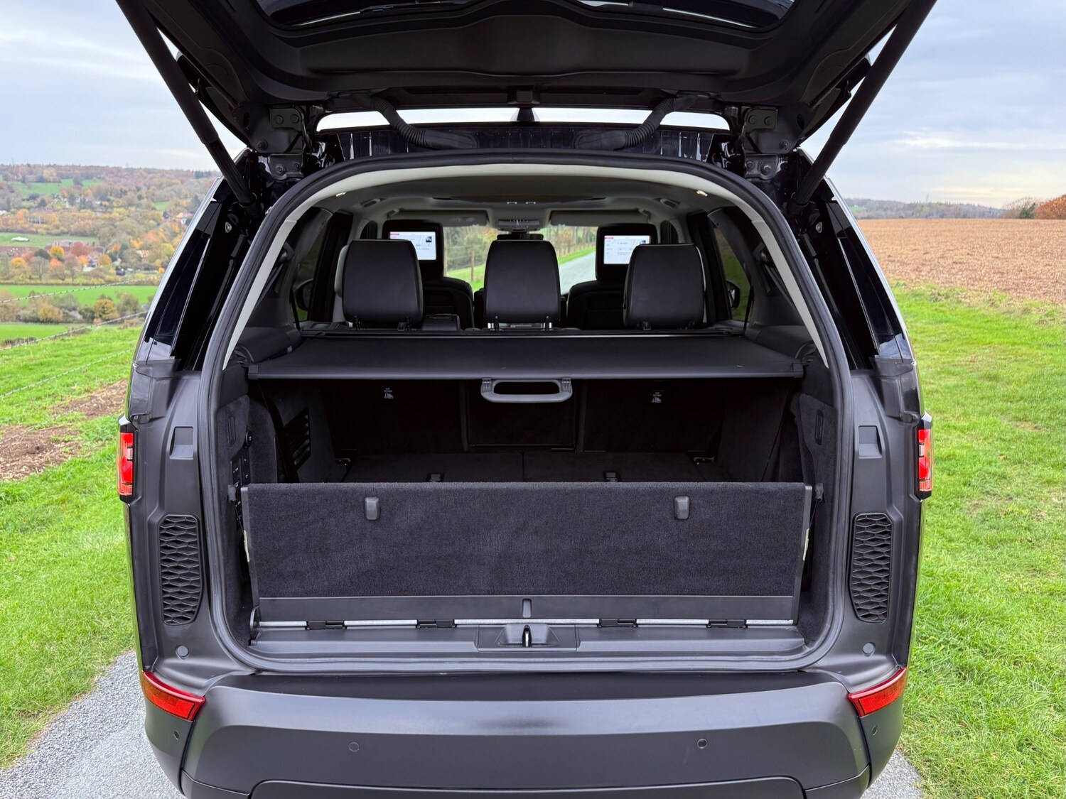 Used Land Rover Discovery 2018 for sale - 76687397: Photo 17