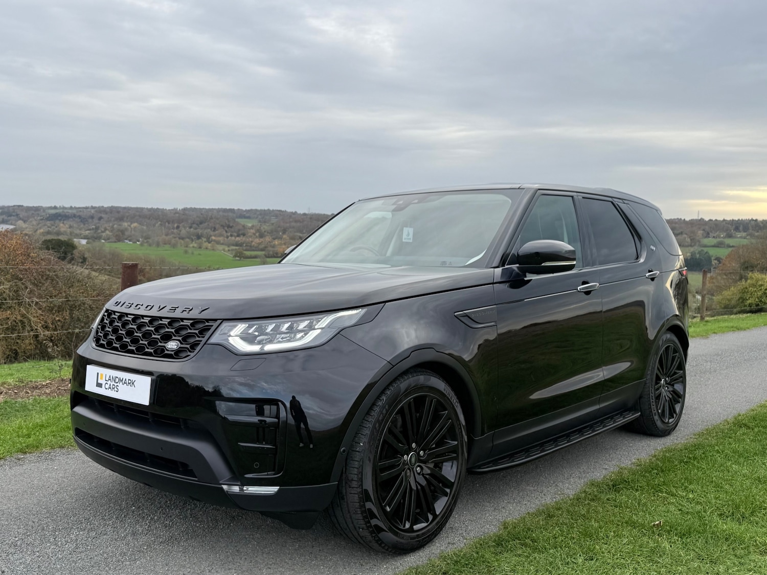 Used Land Rover Discovery 2018 for sale - 76687397: Photo 2