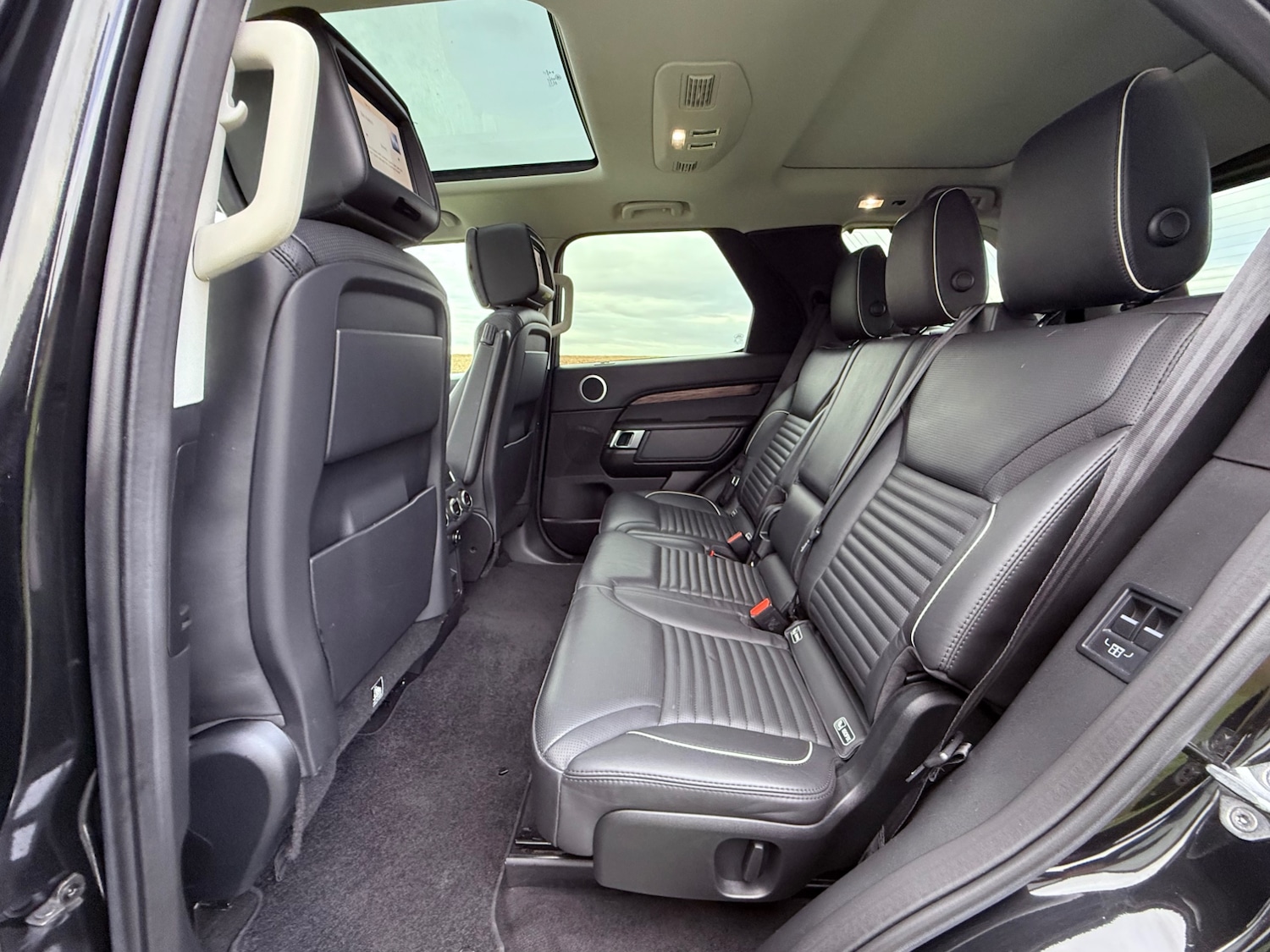 Used Land Rover Discovery 2018 for sale - 76687397: Photo 21