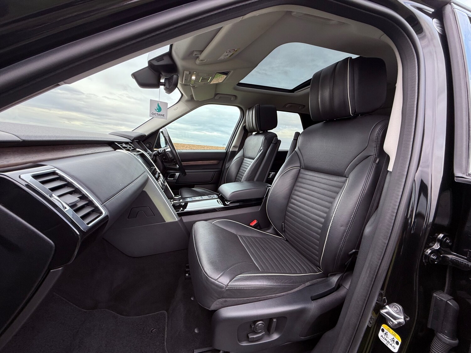 Used Land Rover Discovery 2018 for sale - 76687397: Photo 22