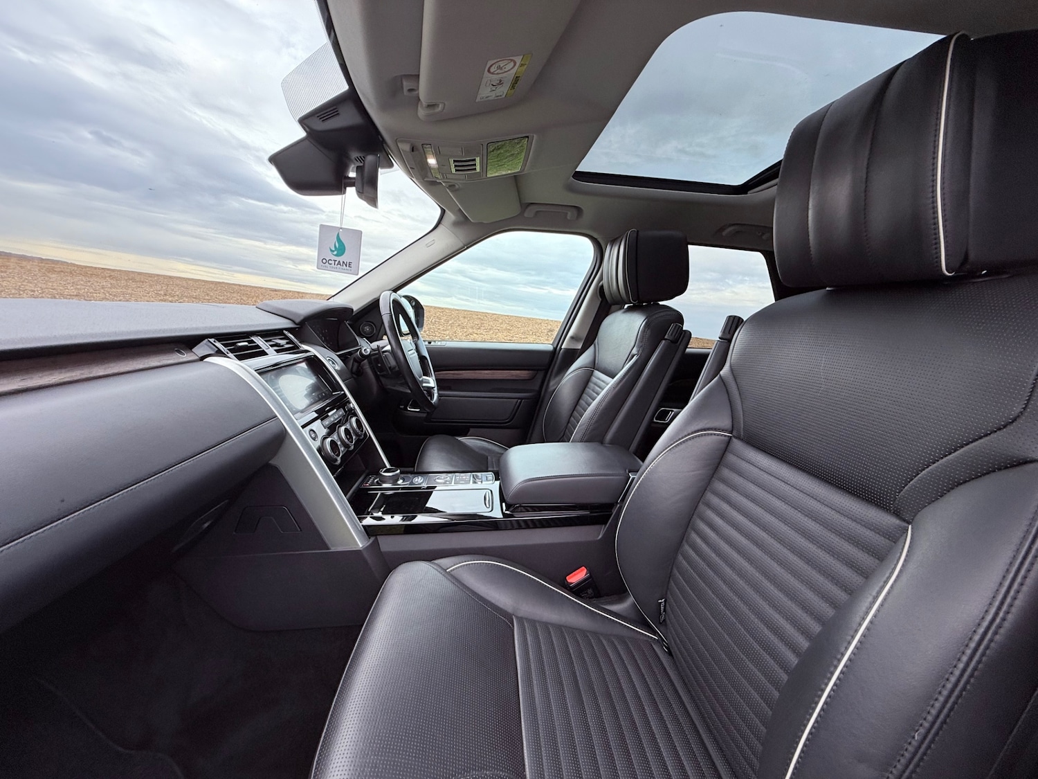 Used Land Rover Discovery 2018 for sale - 76687397: Photo 23