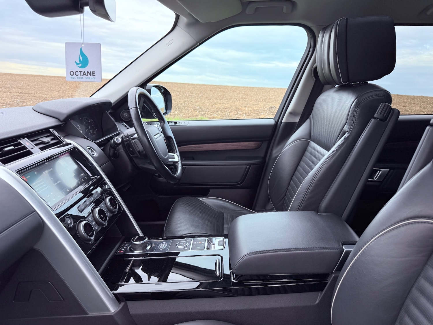 Used Land Rover Discovery 2018 for sale - 76687397: Photo 25