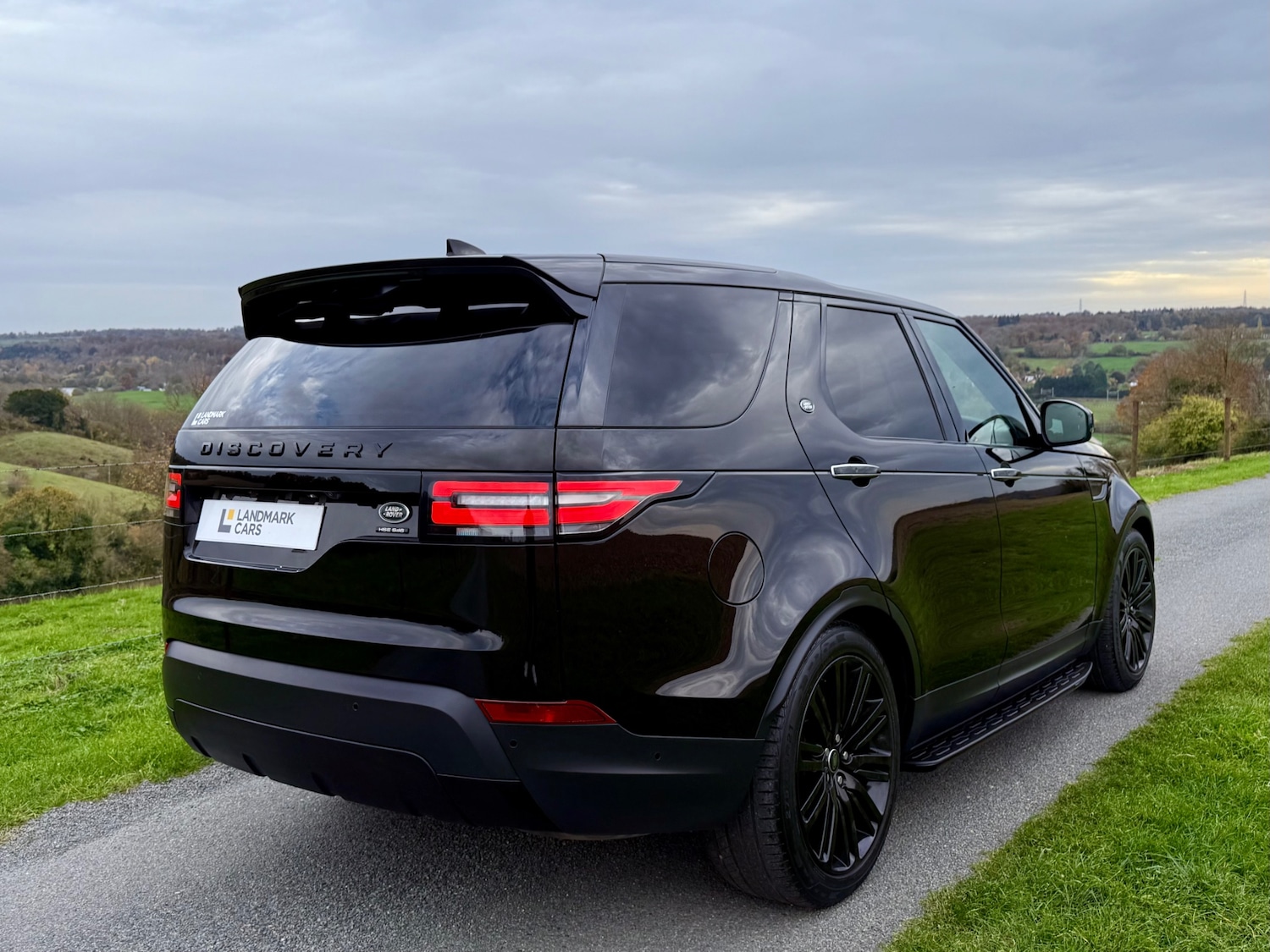 Used Land Rover Discovery 2018 for sale - 76687397: Photo 4