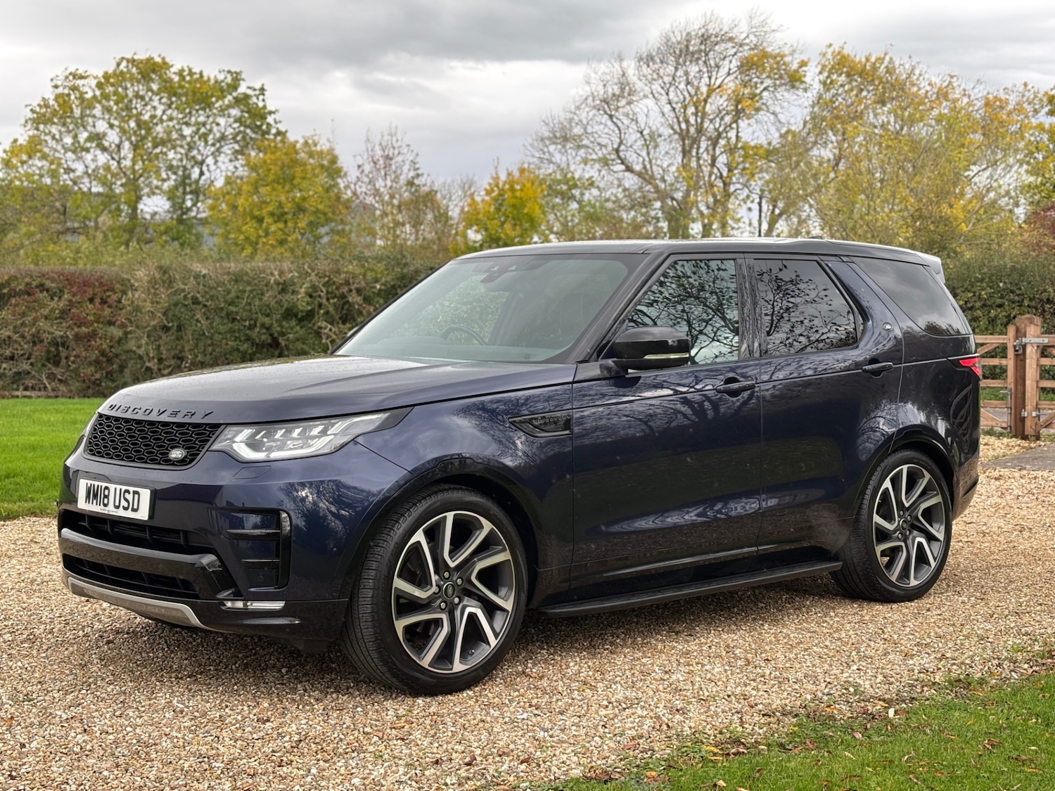 Used Land Rover Discovery 2018 for sale - 76358294: Photo 2