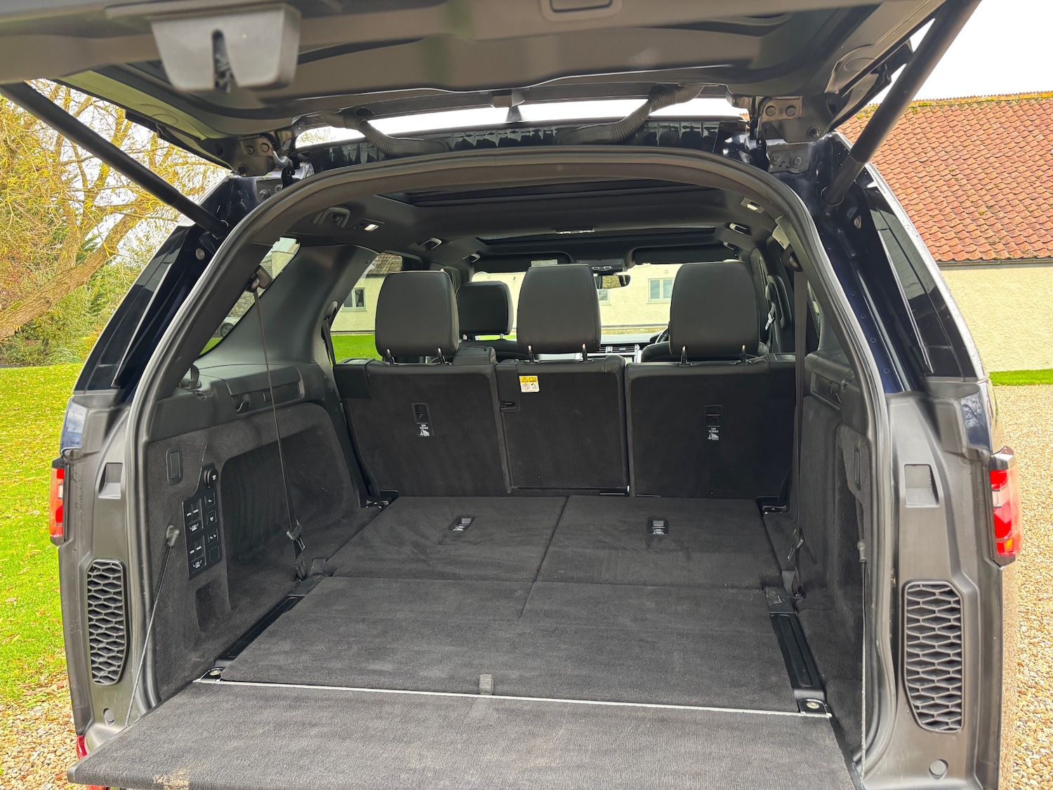 Used Land Rover Discovery 2018 for sale - 76358294: Photo 9