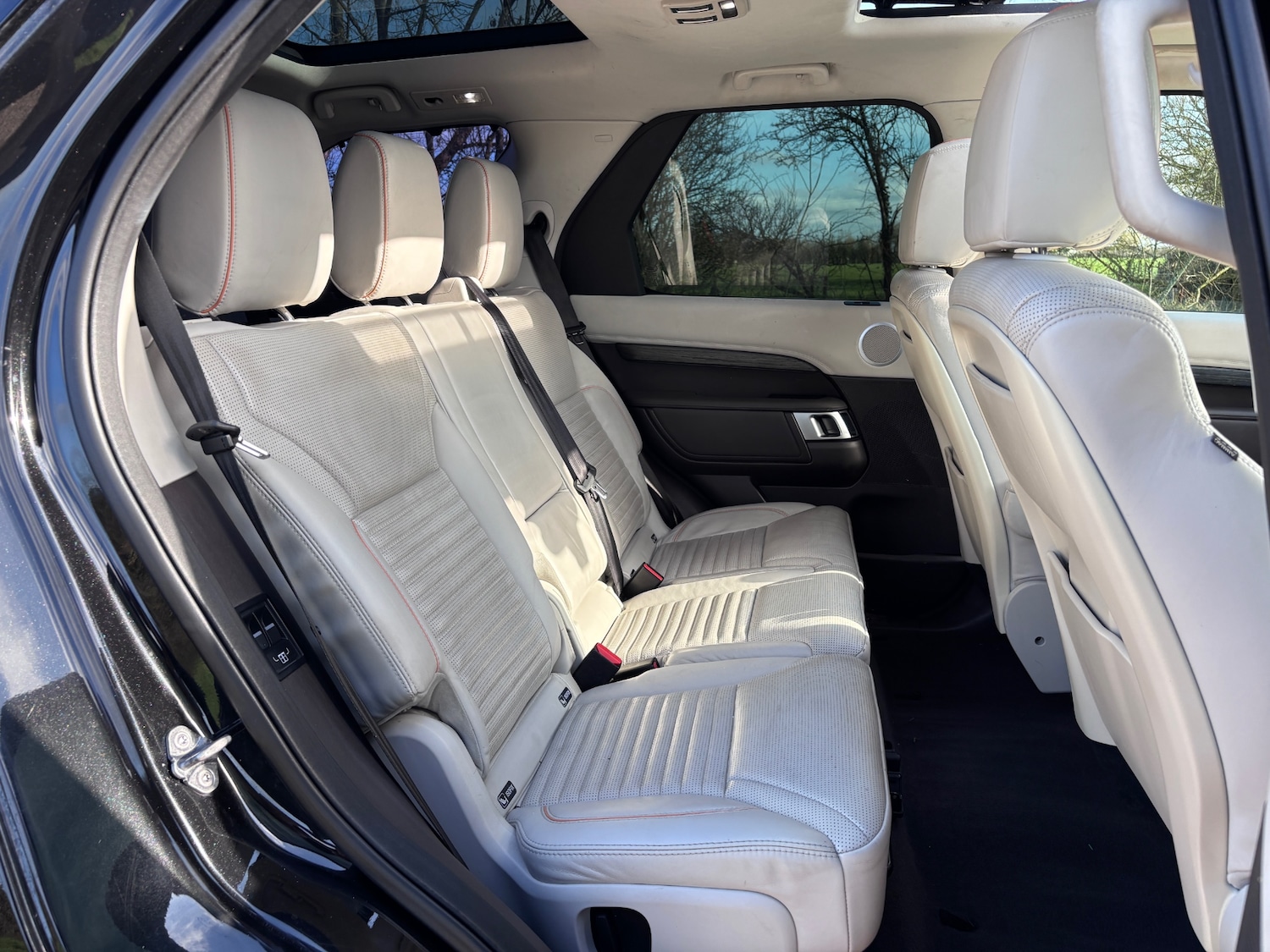 Used Land Rover Discovery 2017 for sale - 77666371: Photo 11