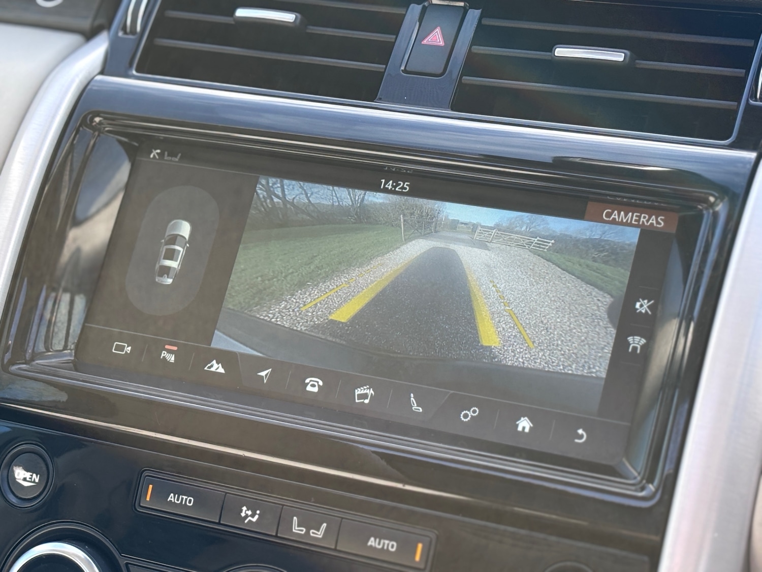 Used Land Rover Discovery 2017 for sale - 77666371: Photo 13