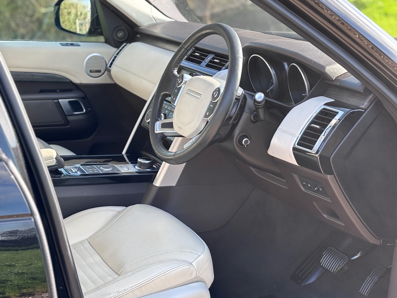 Used Land Rover Discovery 2017 for sale - 77666371: Photo 7