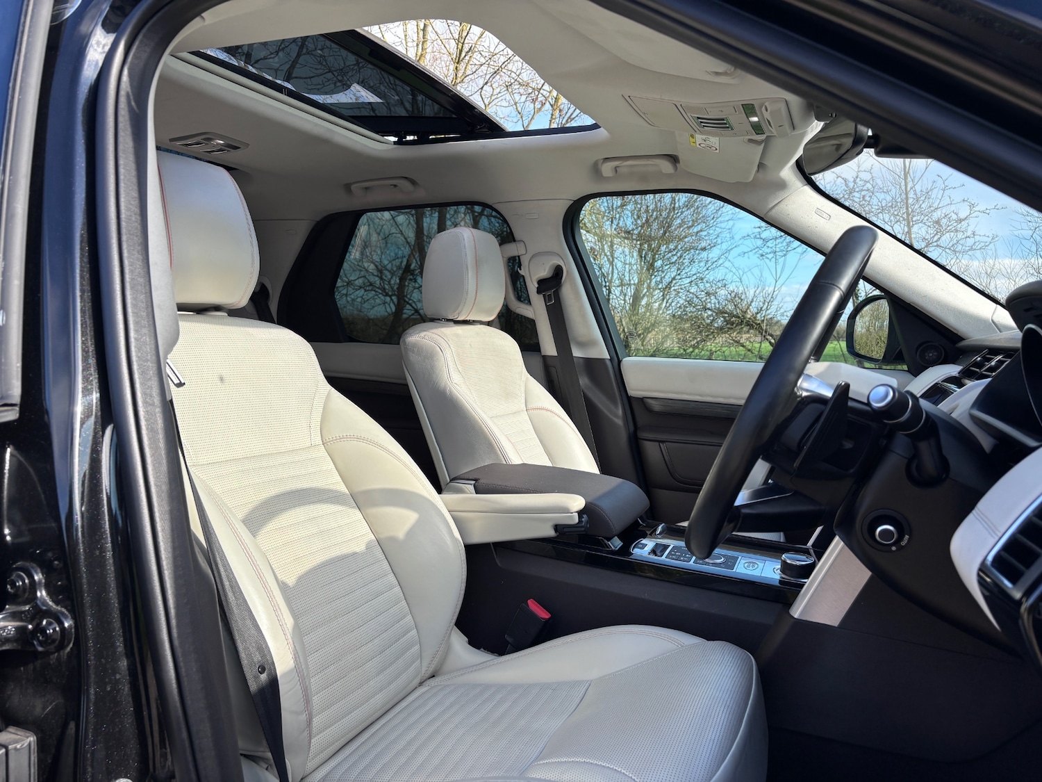 Used Land Rover Discovery 2017 for sale - 77666371: Photo 8